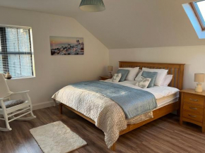 Hollies hideaway